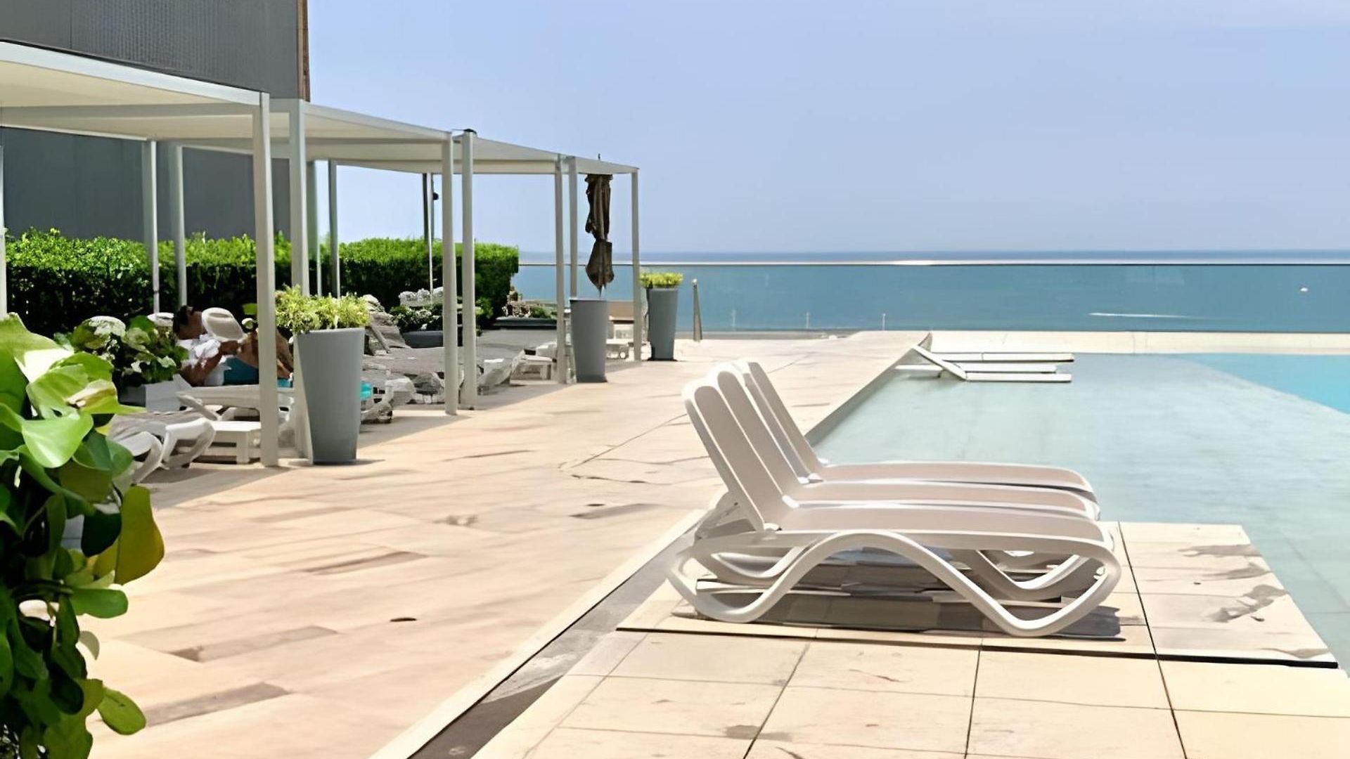 Breathtaking Ocean View, Location *
